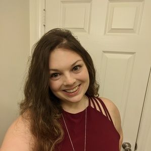 Meet your Posher, Alyssa